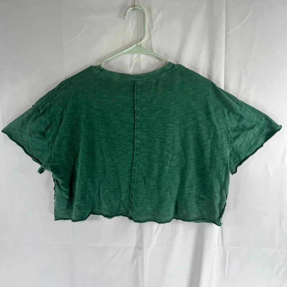 Social Culture Hamptons Social Club Green Cropped Graphic T-Shirt Medium - Picture 5 of 6